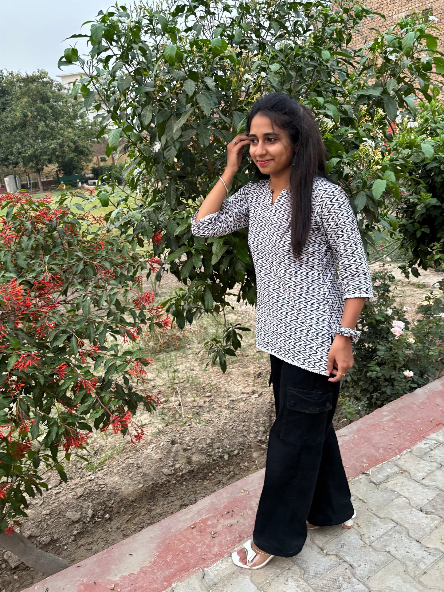 Monochrome Zigzag Cotton Kurti – Chic Everyday Style Wear