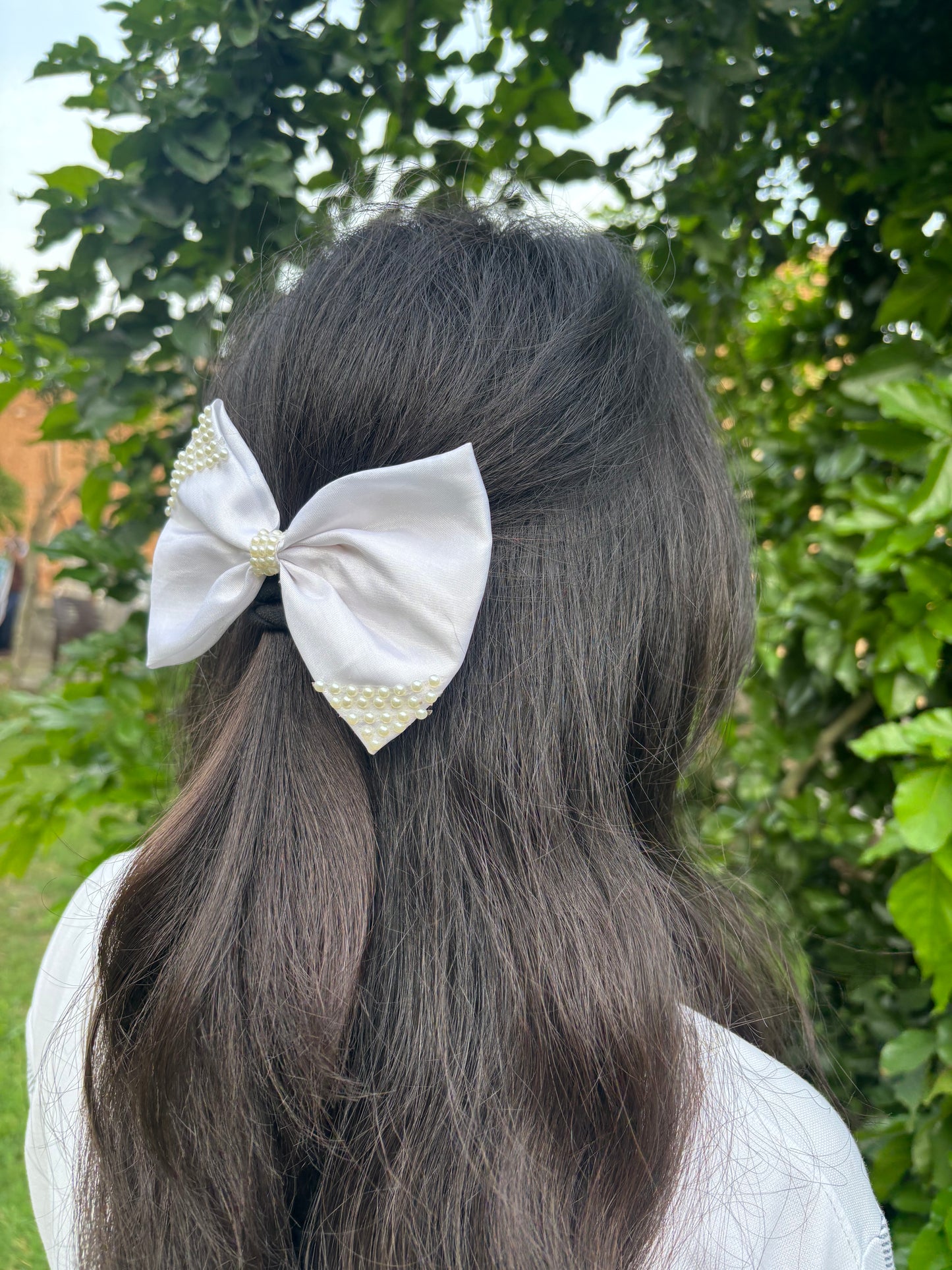 Pearl Elegance Hair Bow – White