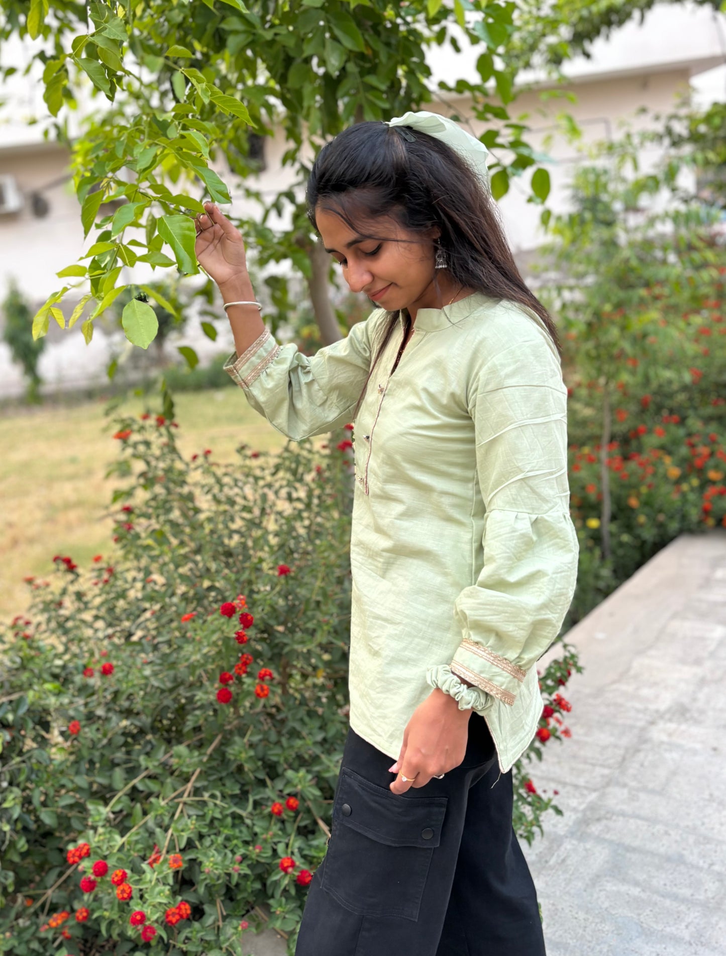 Elegant Light Green Cotton Kurti with Puff Sleeves – Casual & Ethnic Fusion
