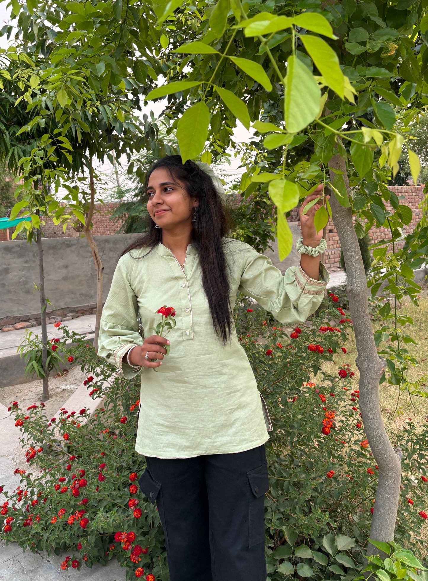 Elegant Light Green Cotton Kurti with Puff Sleeves – Casual & Ethnic Fusion