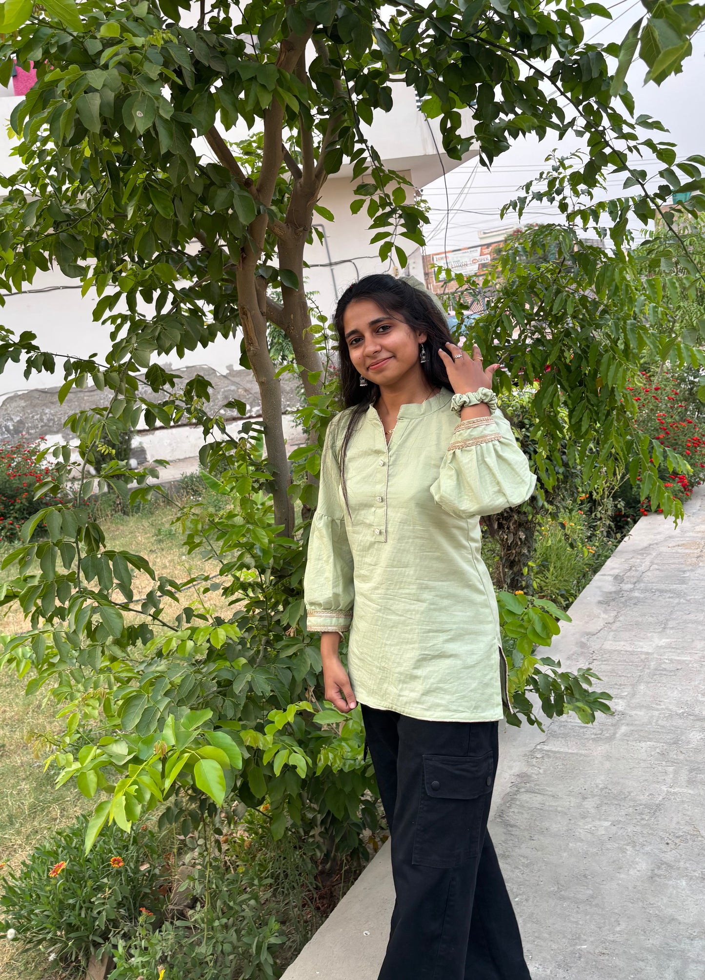 Elegant Light Green Cotton Kurti with Puff Sleeves – Casual & Ethnic Fusion